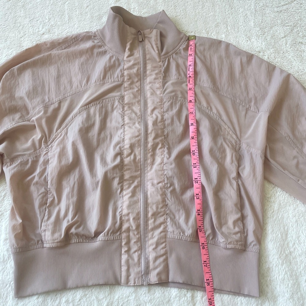 Lululemon Serve It Jacket Cropped Mesh Training Bomber Muse Pink Size 2 - Picture 8 of 10